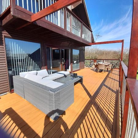 3 Bed Lodge With Ev Point Труро Экстерьер фото