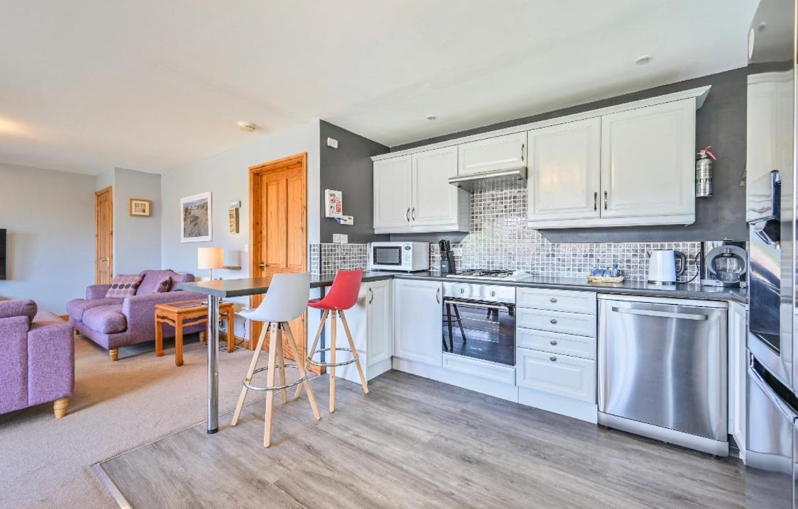 3 Bed Lodge With Ev Point Труро Экстерьер фото