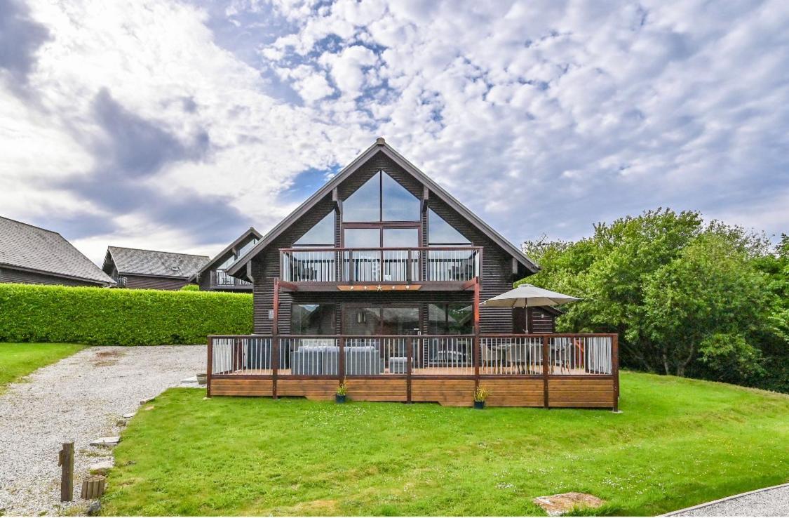 3 Bed Lodge With Ev Point Труро Экстерьер фото